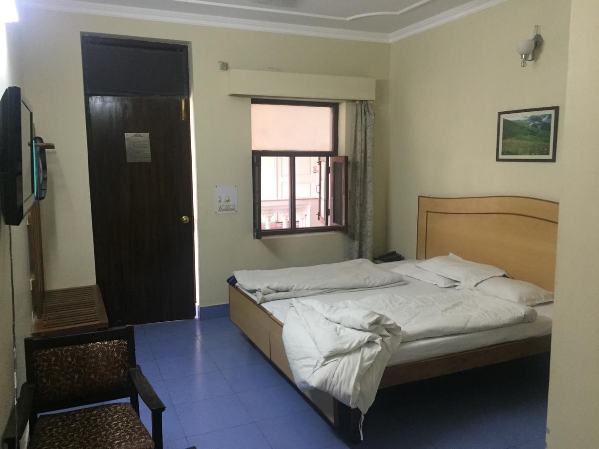 Hotel Atithi เดห์ราดุน ภายนอก รูปภาพ